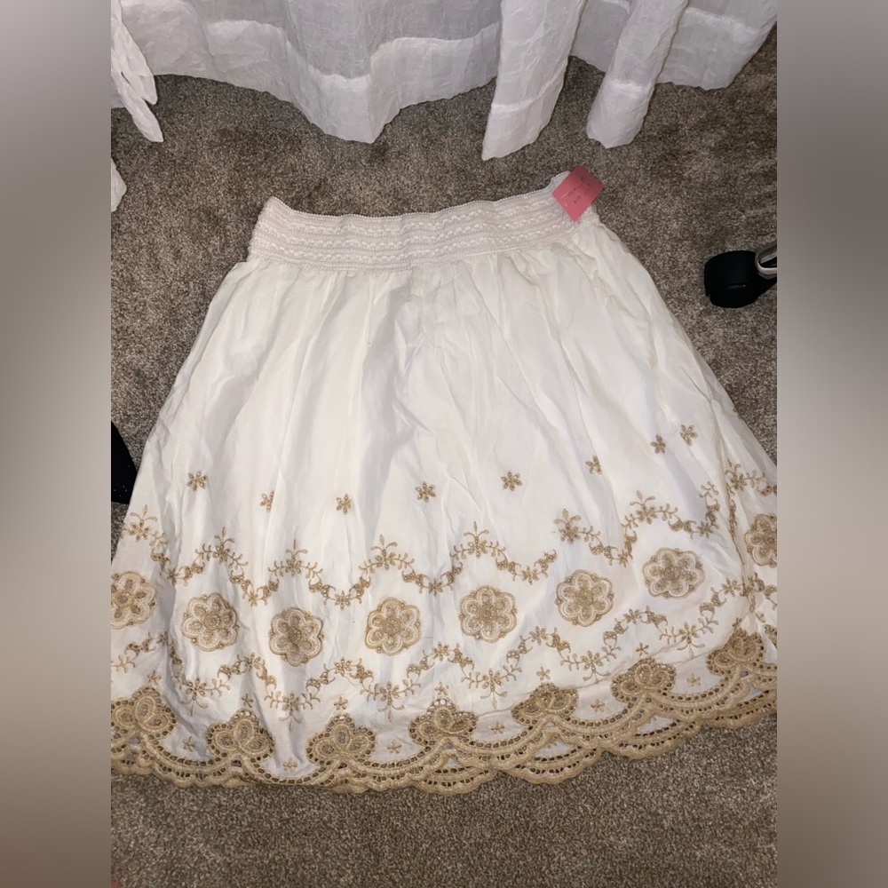 NWT Metro Wear Double Lined Embroidered Skirt